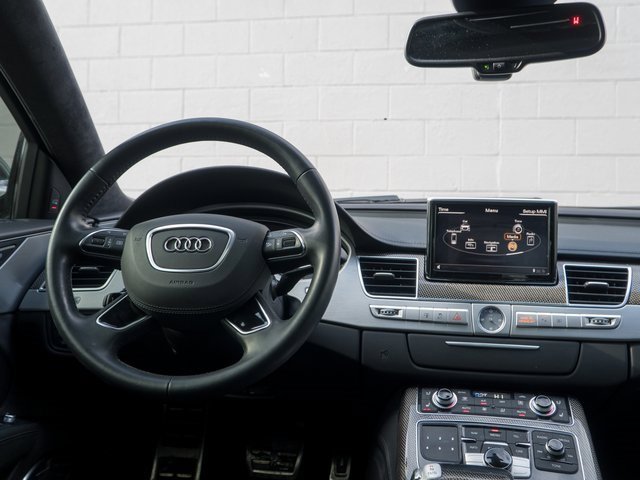 Used 2014 Audi S8 image 22