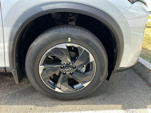 Certified 2025 Nissan Rogue SV AWD/4WD image 25