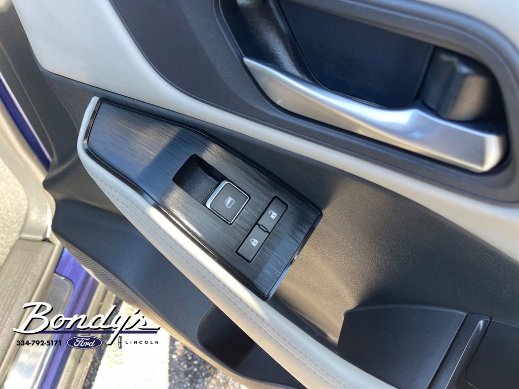 Used 2023 Nissan Rogue SL w/ SL Premium Package image 19