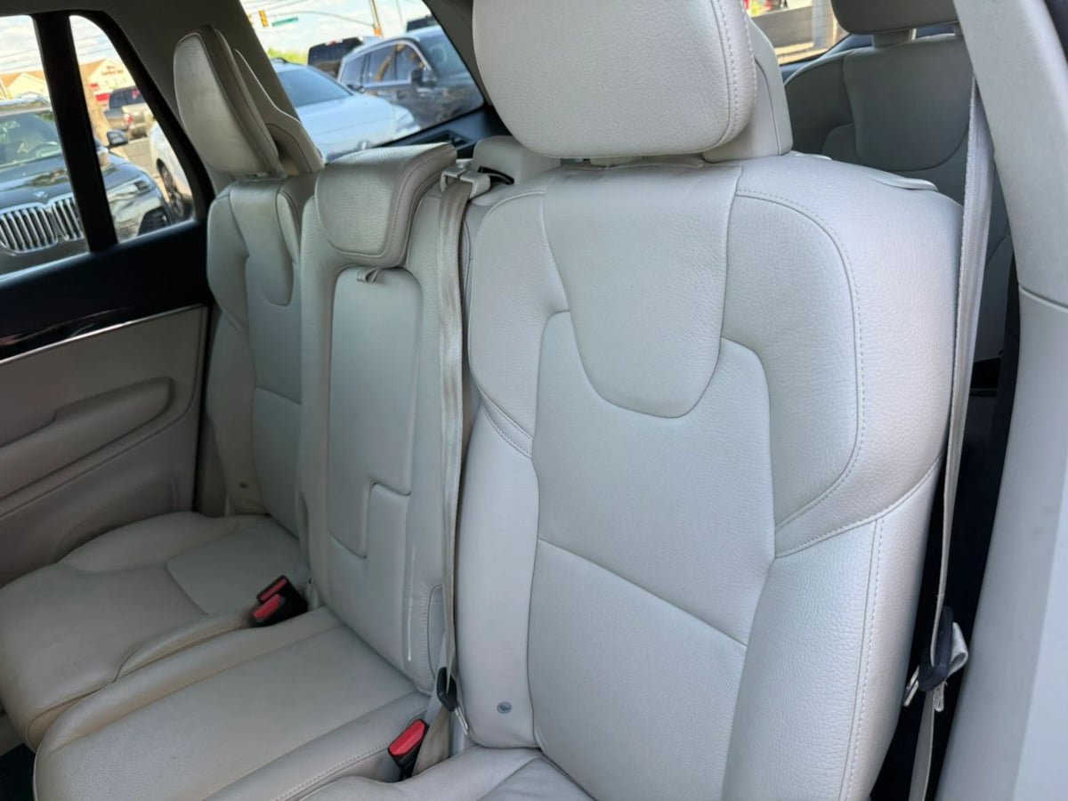 Used 2018 Volvo XC90 T6 Momentum w/ Convenience Package AWD/4WD image 45