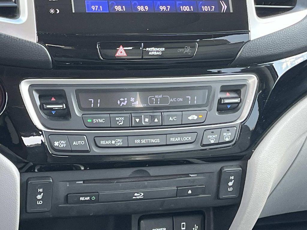 Used 2017 Honda Pilot Touring image 17