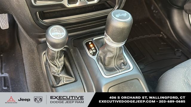 Used 2022 Jeep Wrangler Unlimited Sahara w/ Cold Weather Group image 17