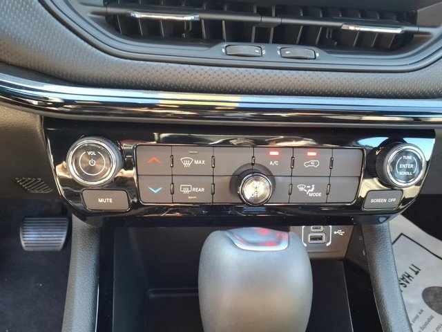 New 2026 Jeep Compass Latitude image 15