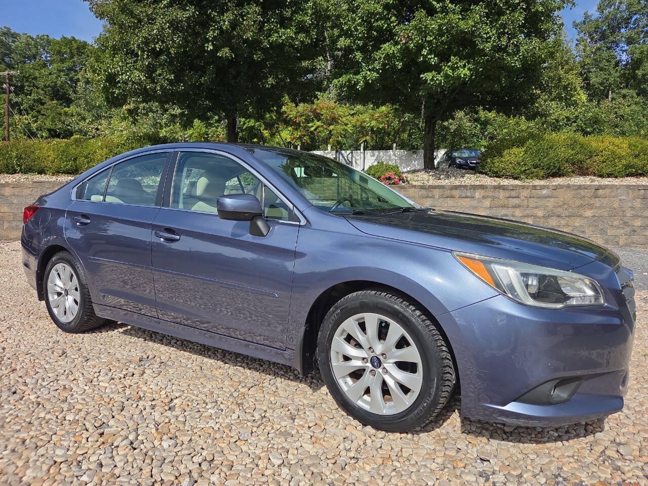 Used 2015 Subaru Legacy 2.5i Premium w/ Moonroof Package AWD/4WD image 9