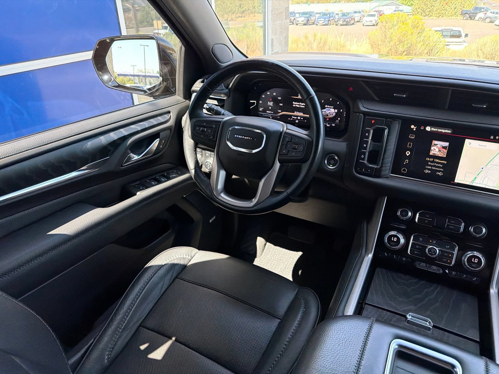 Used 2022 GMC Yukon Denali AWD/4WD image 12