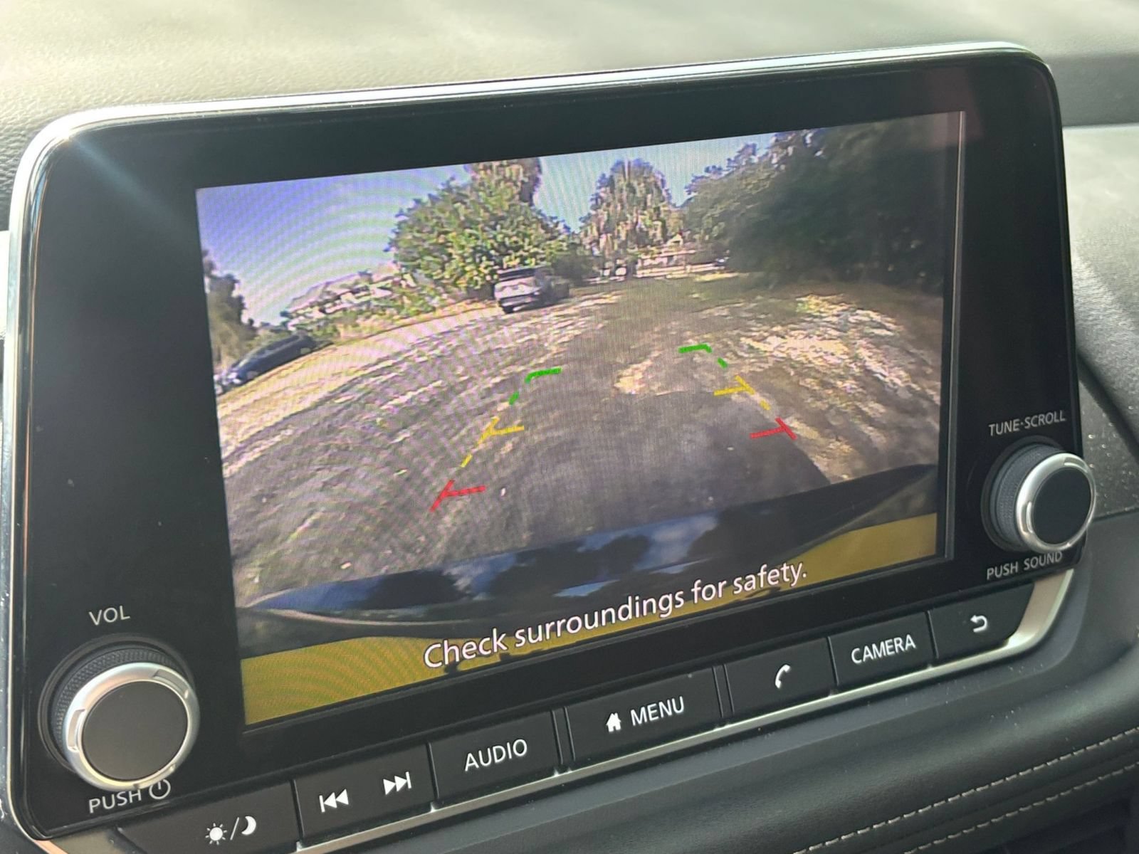 Used 2025 Nissan Rogue SV FWD image 25