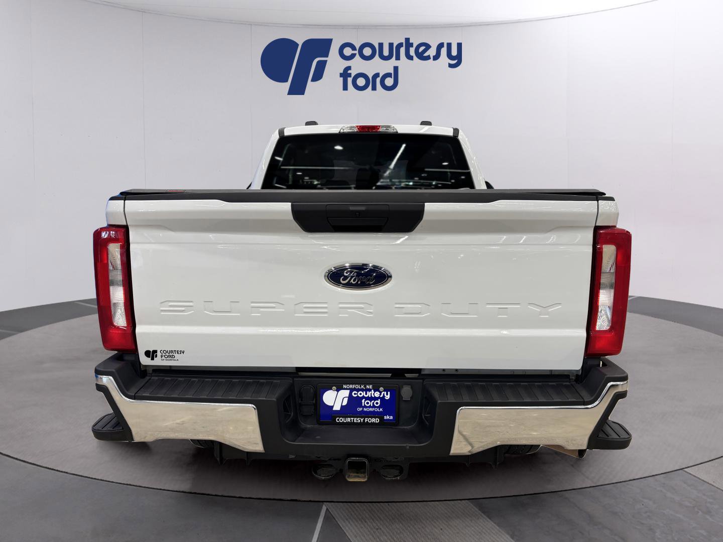 Certified 2023 Ford F250 XLT AWD/4WD image 6