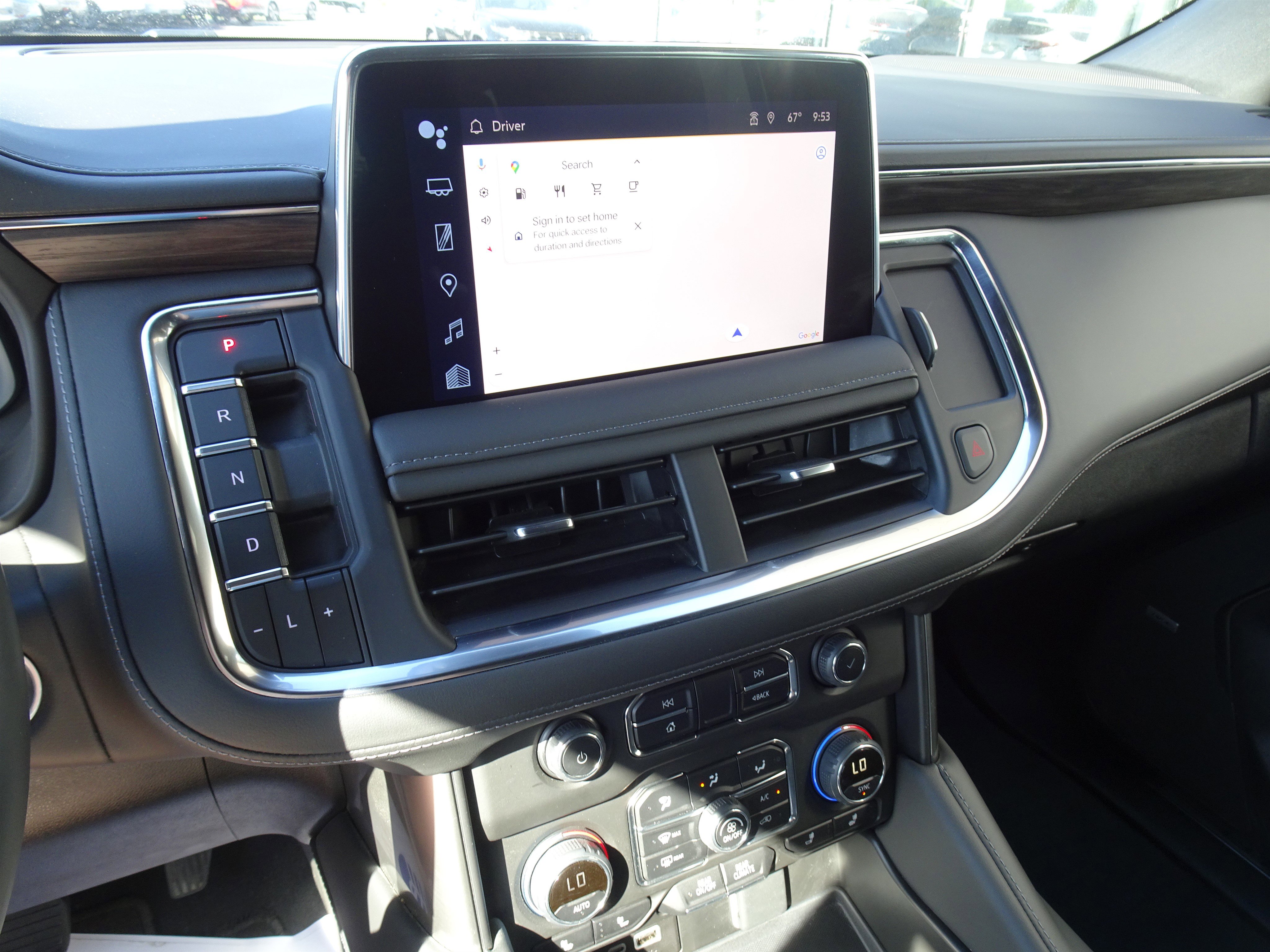 Used 2023 Chevrolet Tahoe Z71 w/ Luxury Package AWD/4WD image 17