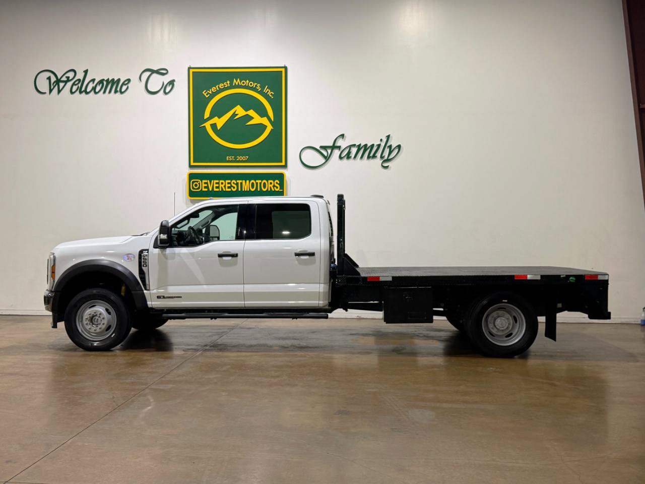 Used 2024 Ford F550 4x4 Crew Cab Super Duty w/ XLT Value Package image 5