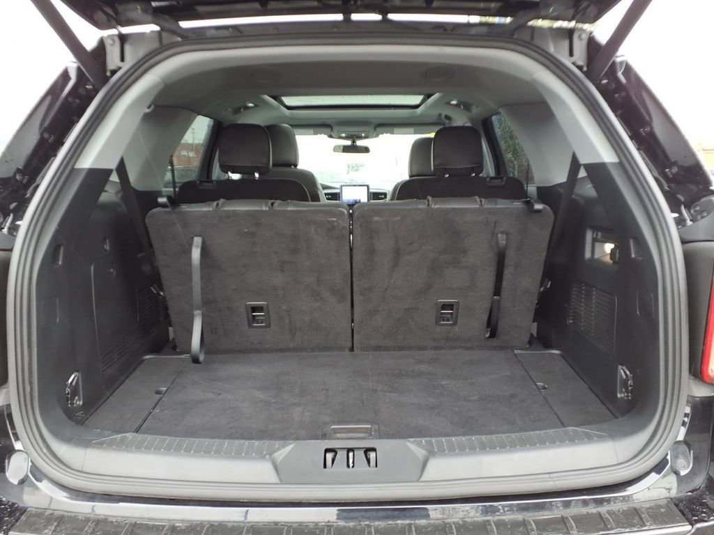 Certified 2024 Ford Explorer XLT w/ Equipment Group 202A AWD/4WD image 10