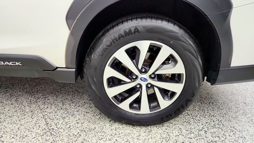 Used 2025 Subaru Outback Premium AWD/4WD image 9