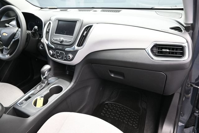 Used 2022 Chevrolet Equinox LS w/ Driver Confidence II Package FWD image 32