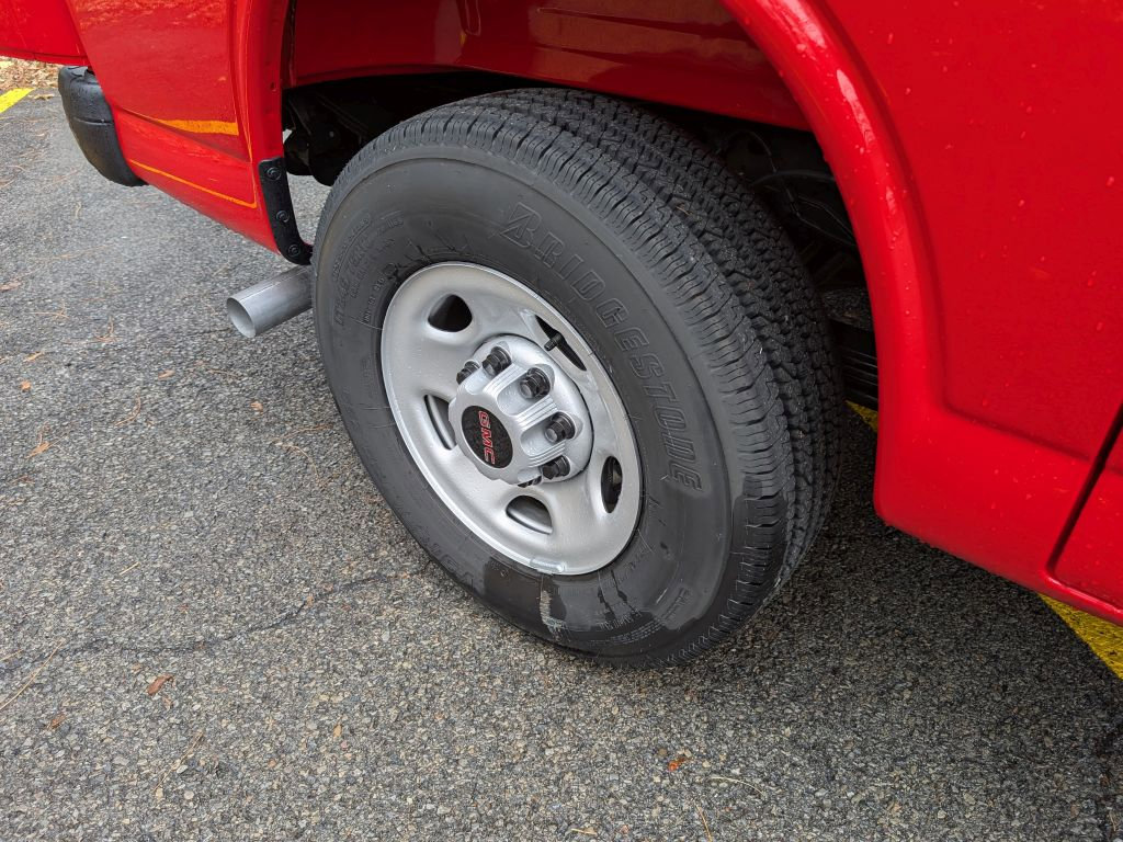 New 2025 GMC Savana 3500 image 34