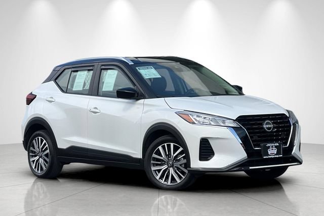 Used 2024 Nissan Kicks SV FWD image 2