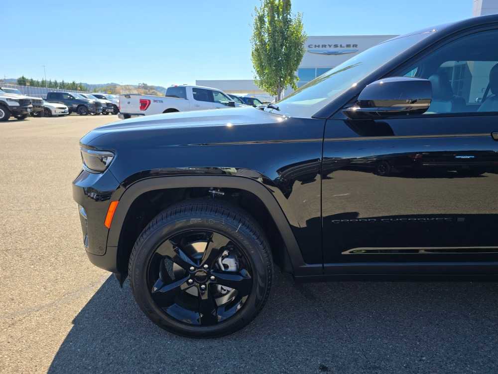 New 2025 Jeep Grand Cherokee Limited image 18