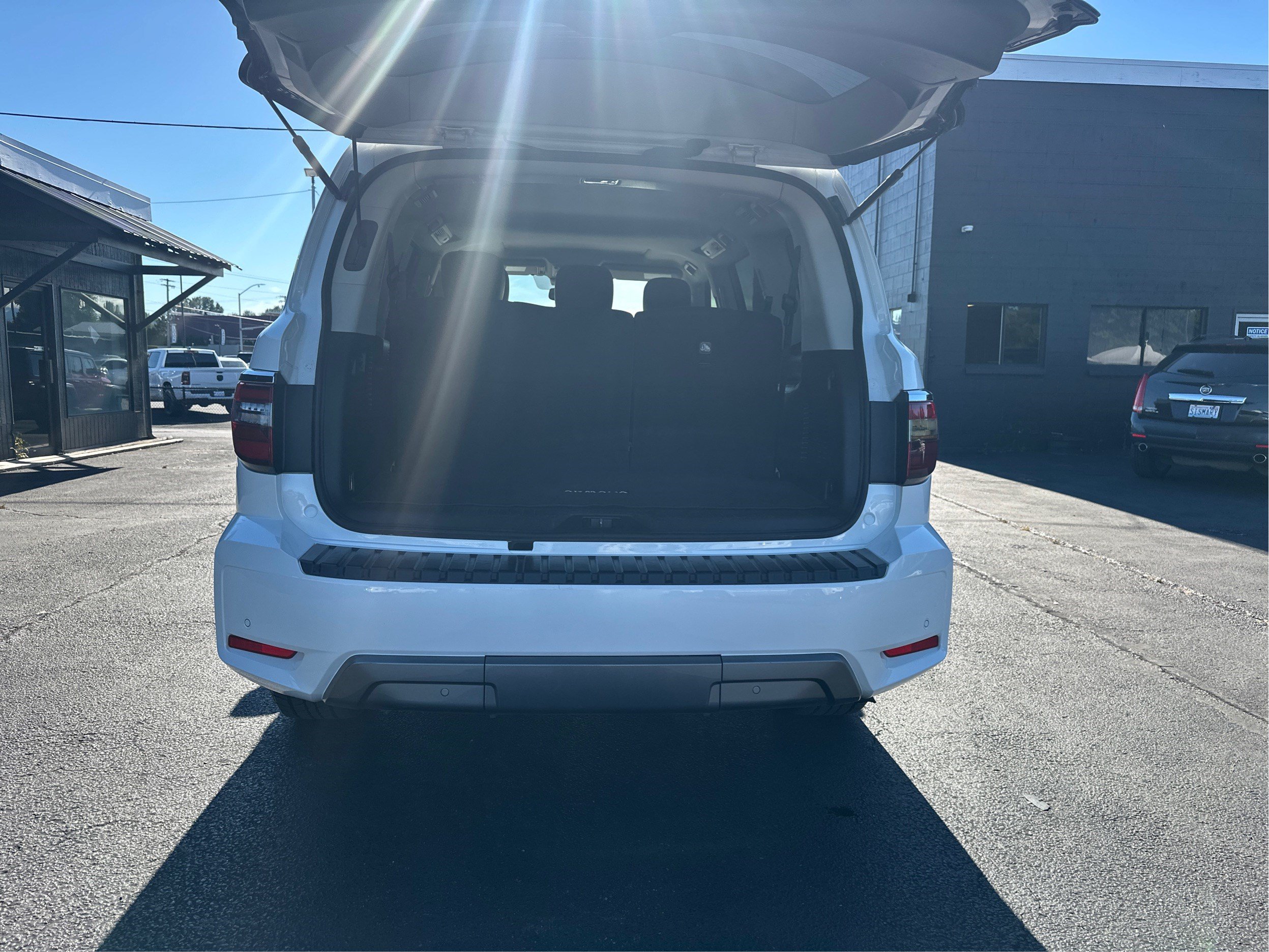 Used 2024 Nissan Armada SL AWD/4WD image 11