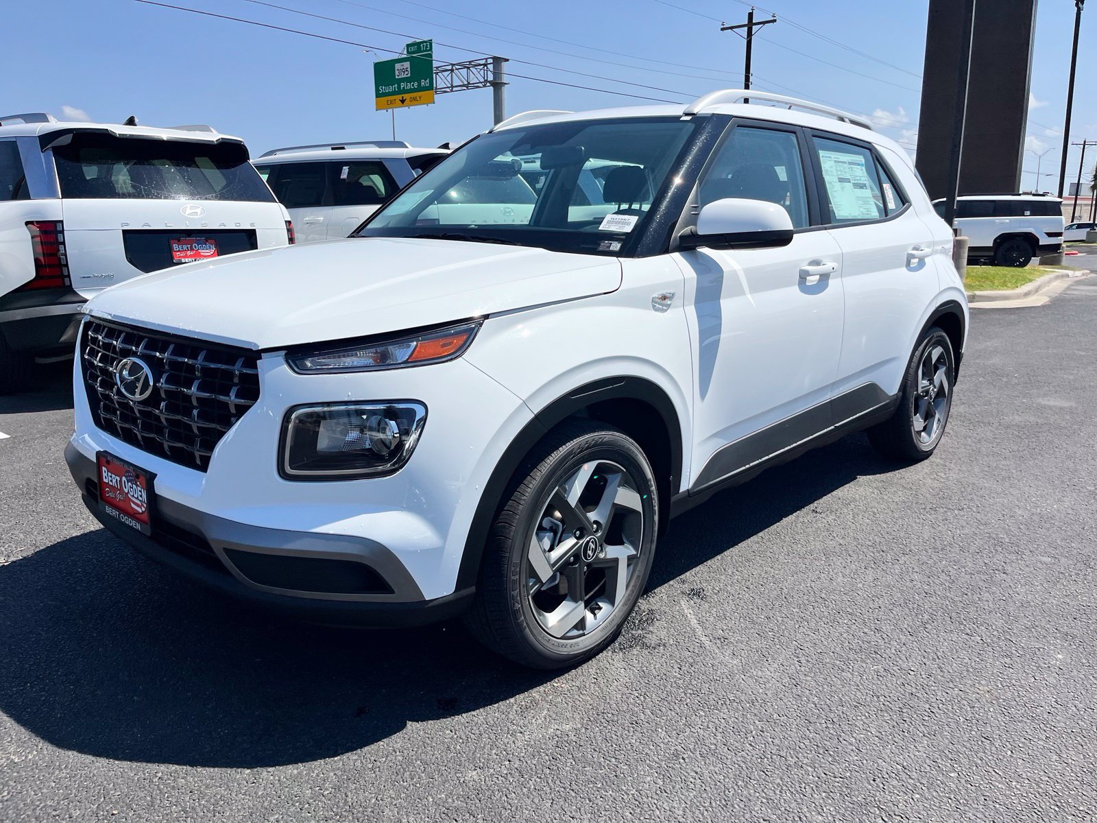 New 2026 Hyundai Venue SEL FWD image 3