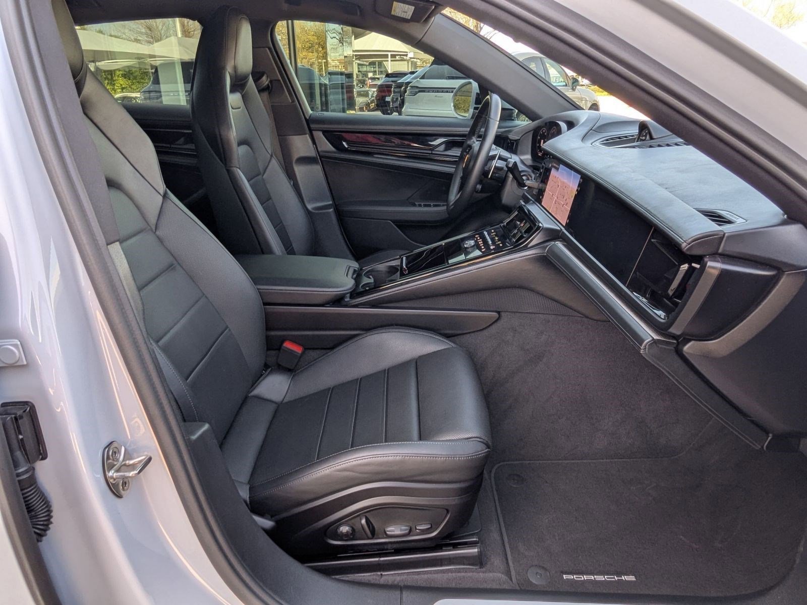 Certified 2025 Porsche Panamera 4 image 24