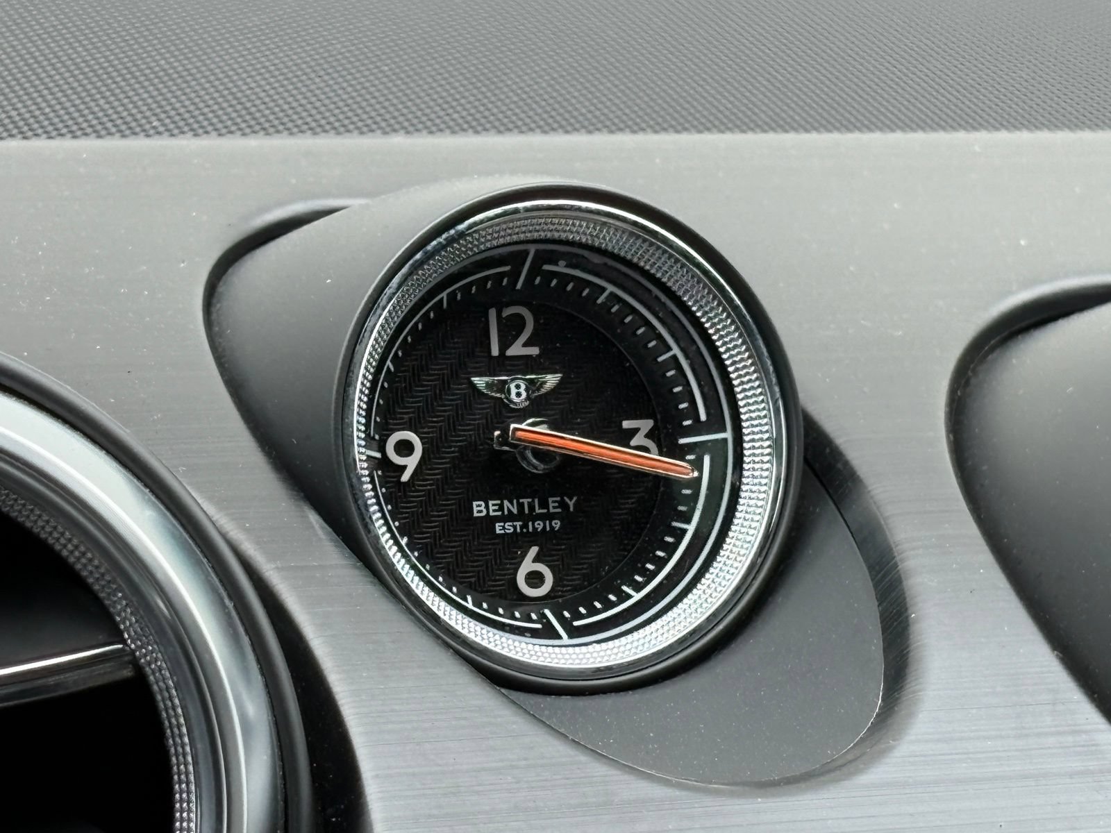 Used 2019 Bentley Bentayga AWD/4WD image 33
