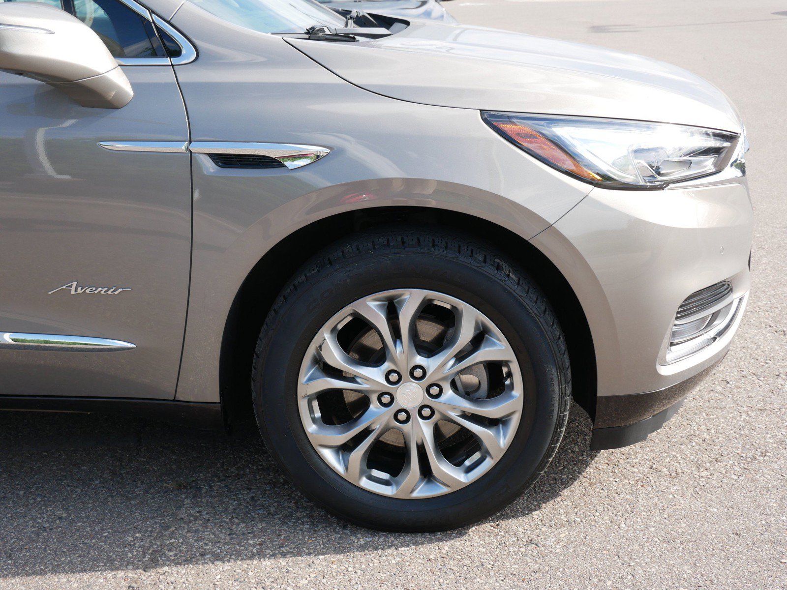 Used 2019 Buick Enclave Avenir w/ Avenir Technology Package AWD/4WD image 9