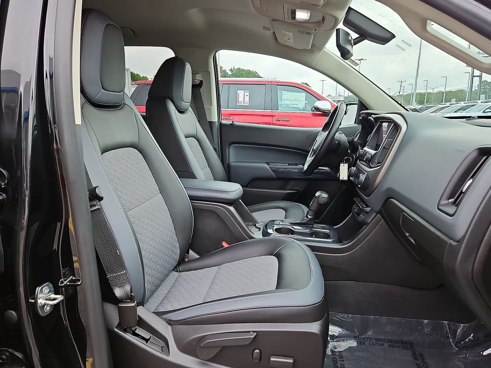 Used 2019 Chevrolet Colorado Z71 AWD/4WD image 30