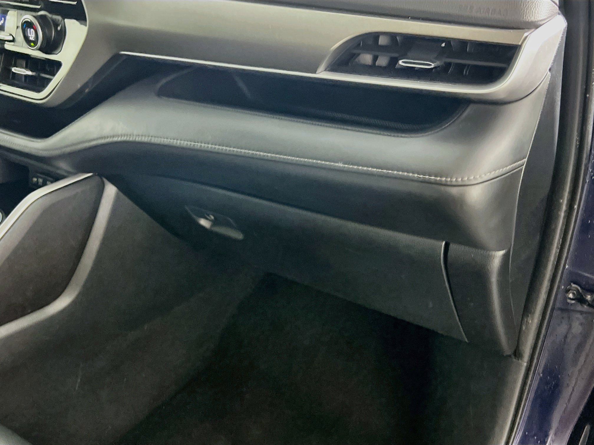 Used 2021 Toyota Highlander XLE FWD image 34