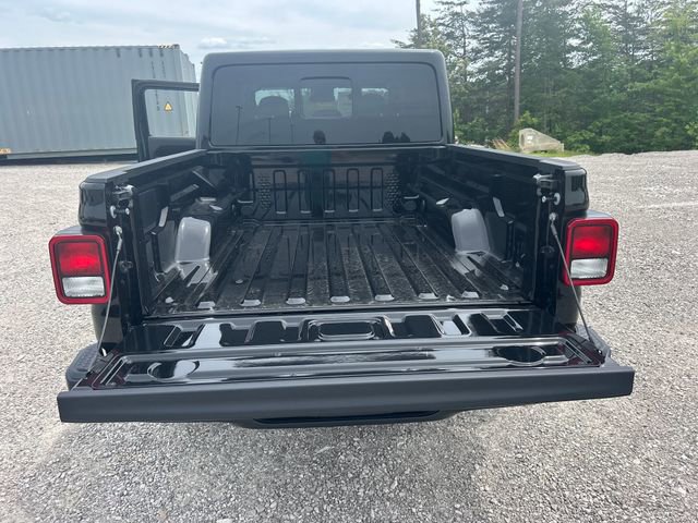 New 2025 Jeep Gladiator Sport image 31