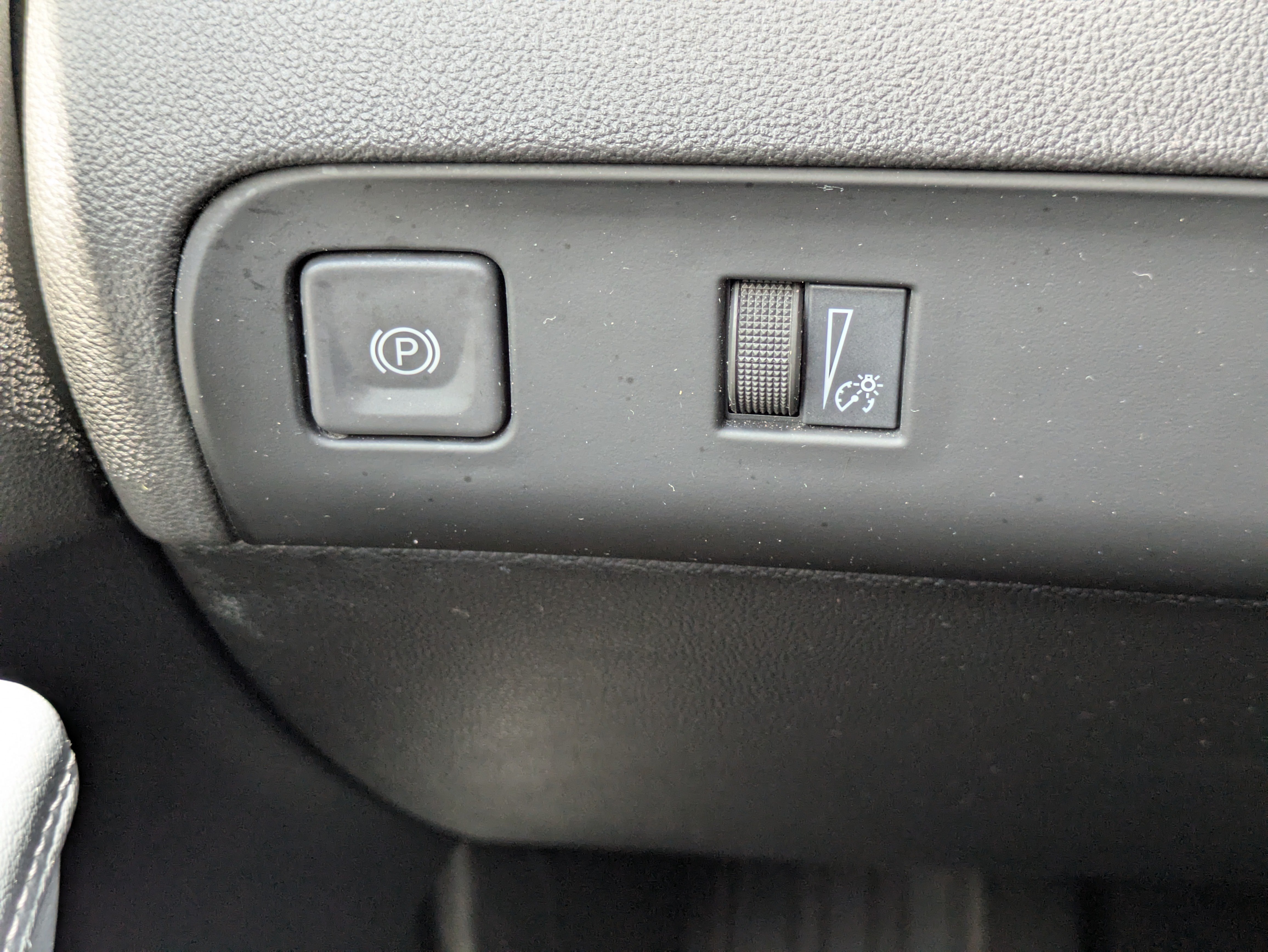 Used 2023 Buick Enclave Essence w/ Sound and Sites Package FWD image 37