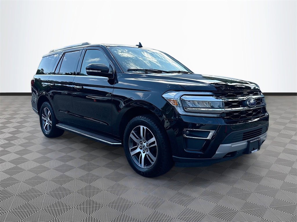 Used 2022 Ford Expedition Limited image 4
