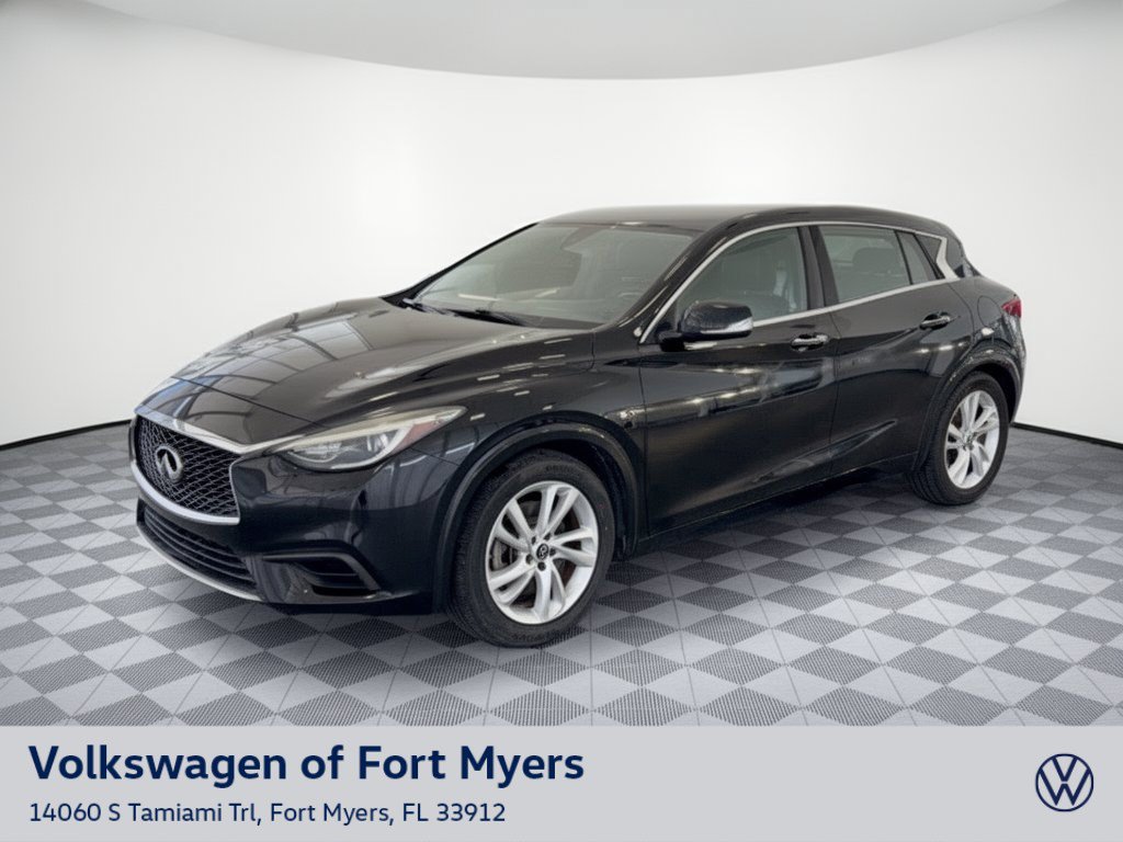Used 2018 INFINITI QX30 FWD image 1