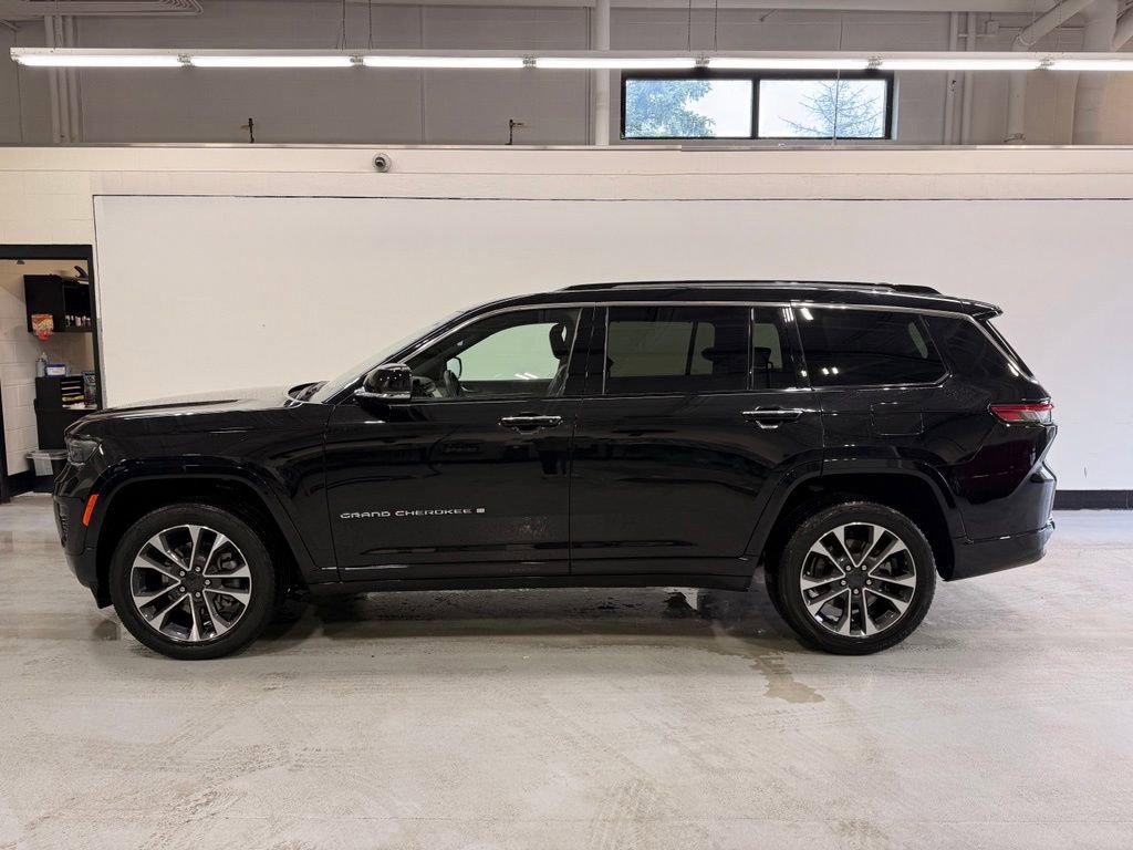 Used 2021 Jeep Grand Cherokee L Overland w/ Luxury Tech Group IV AWD/4WD image 2