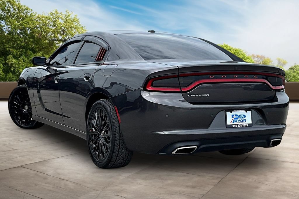 Used 2021 Dodge Charger SXT RWD image 12