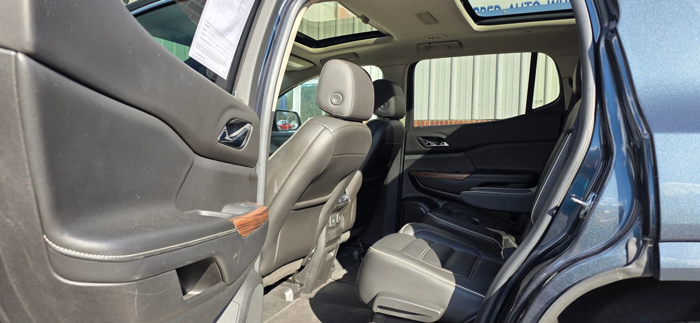 Used 2019 GMC Acadia Denali image 21