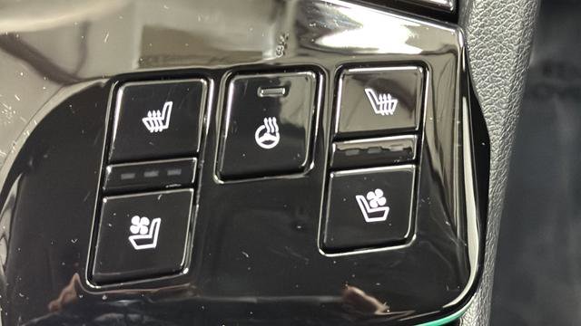 Used 2025 Kia Sportage SX Prestige image 36