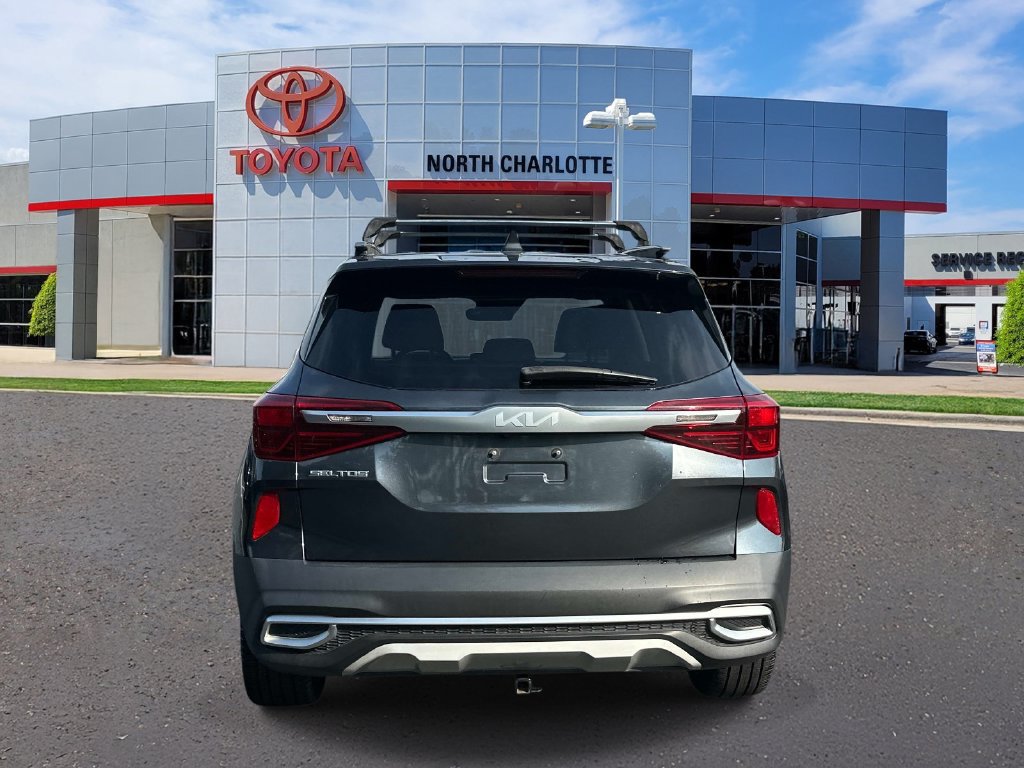 Used 2022 Kia Seltos SX w/ Sunroof Package AWD/4WD image 7