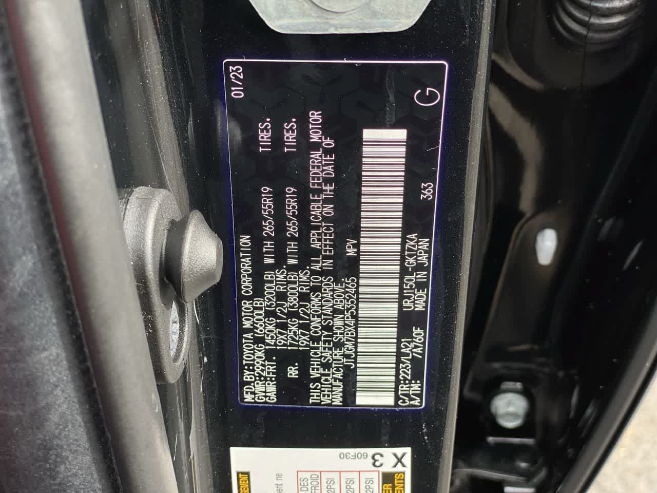 Used 2023 Lexus GX 460 Luxury w/ Sport Design Package AWD/4WD image 32