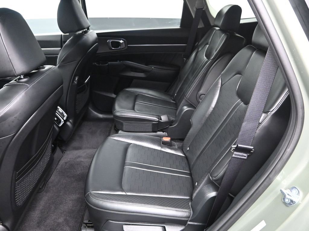 Used 2025 Kia Sorento SX AWD/4WD image 31