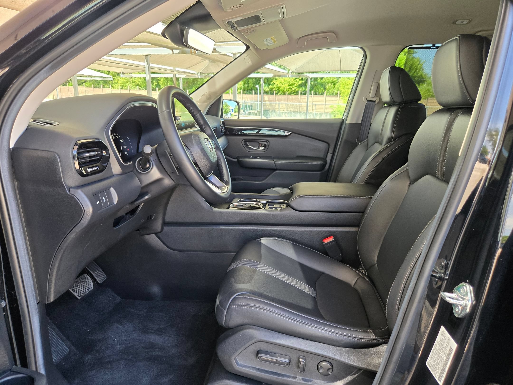Used 2025 Honda Pilot EX-L image 9