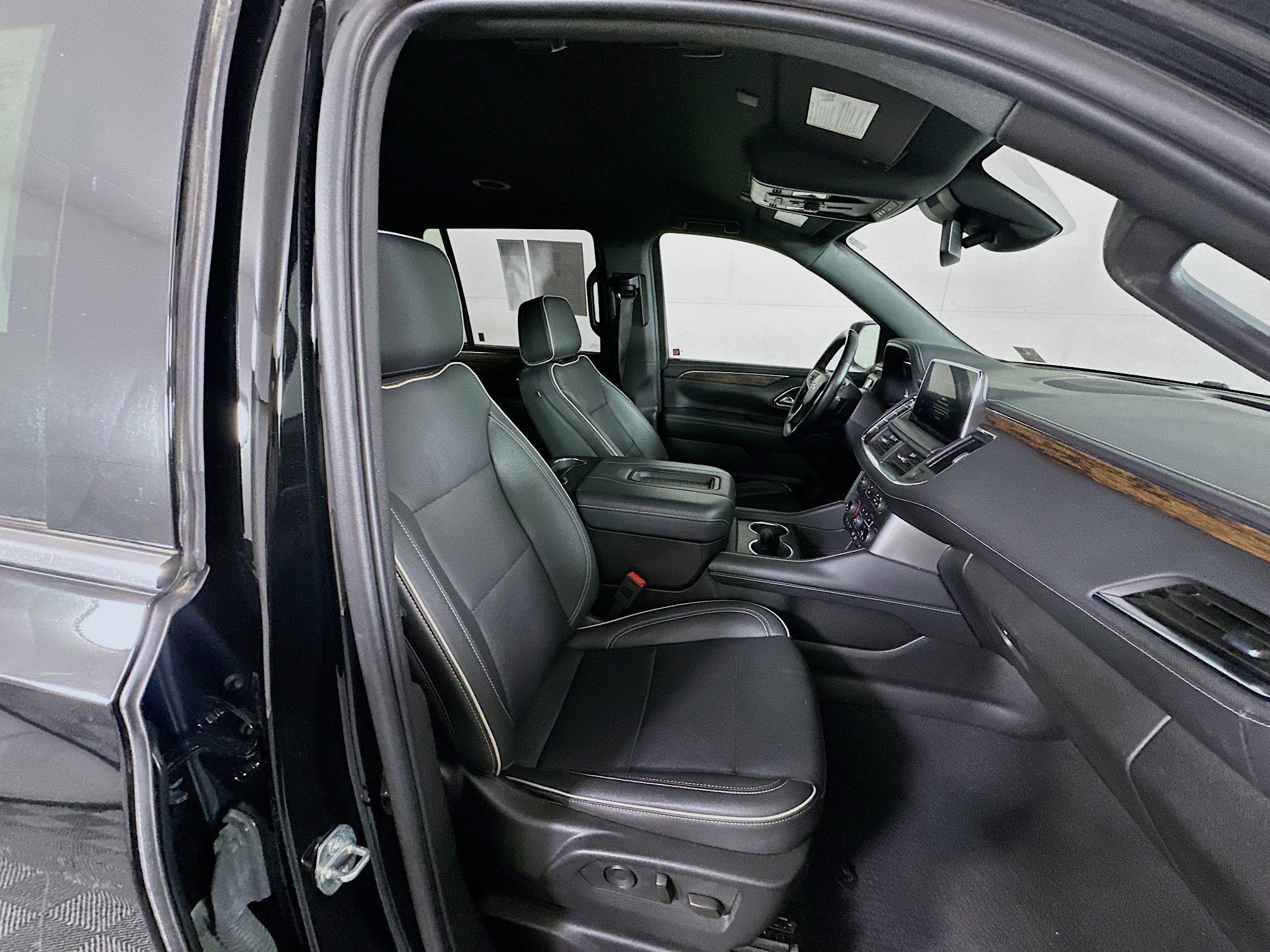 Used 2024 Chevrolet Tahoe Premier image 31