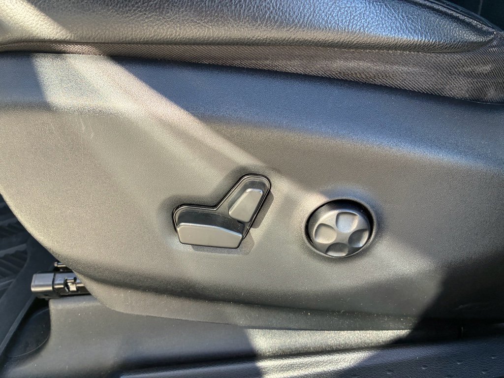 Used 2020 Chrysler Pacifica Touring-L Plus image 13