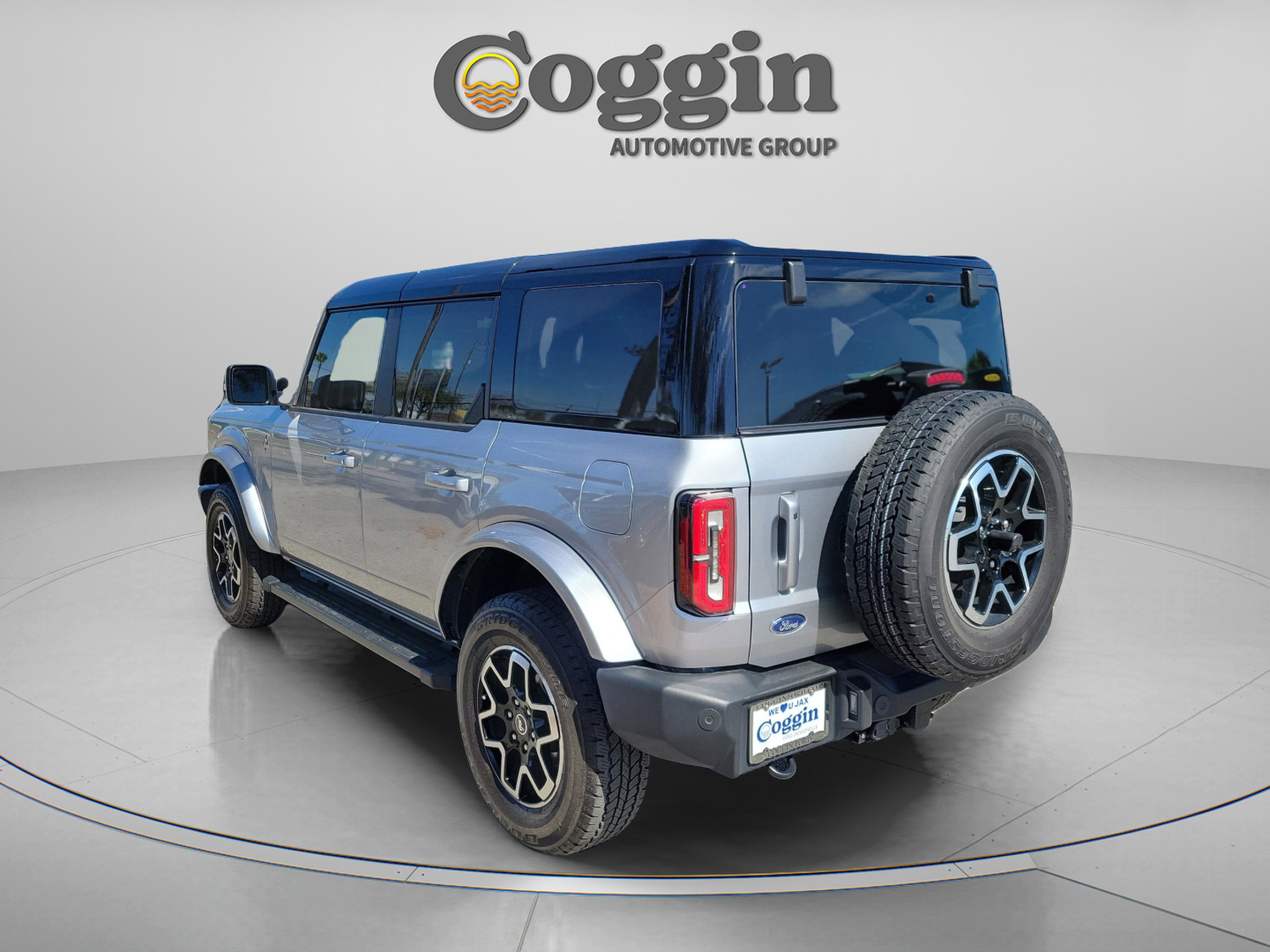 Used 2024 Ford Bronco Outer Banks image 3