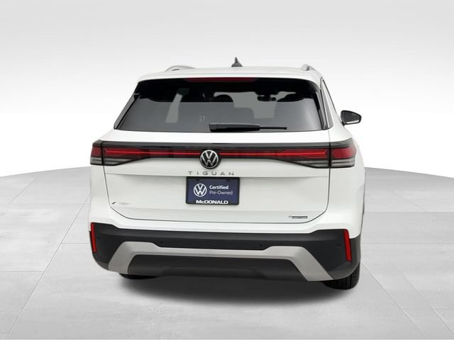Certified 2025 Volkswagen Tiguan S AWD/4WD image 3