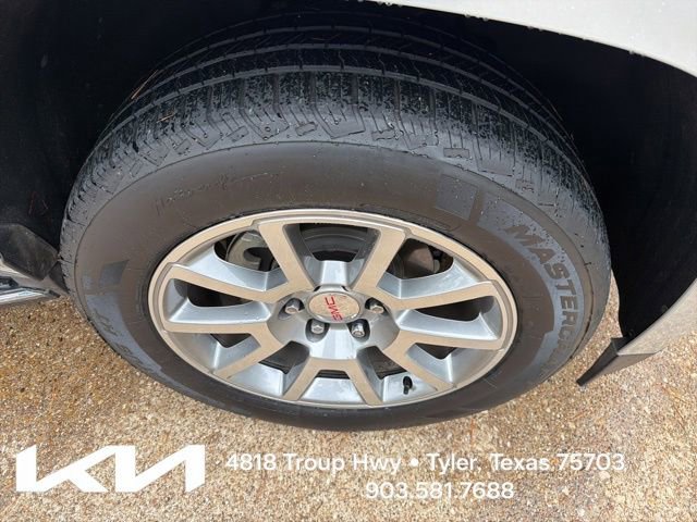 Used 2018 GMC Yukon Denali RWD image 13