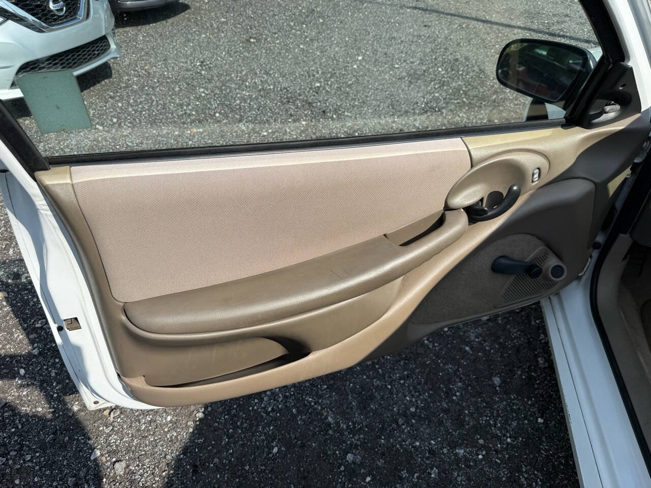 Used 2004 Pontiac Sunfire Coupe w/ 1SB Preferred Equipment Group FWD image 11