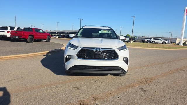 New 2026 Toyota Highlander Limited AWD/4WD image 3