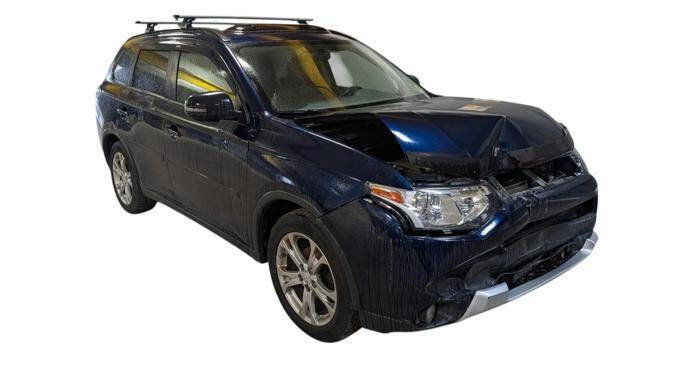 Used 2015 Mitsubishi Outlander SE AWD/4WD image 8