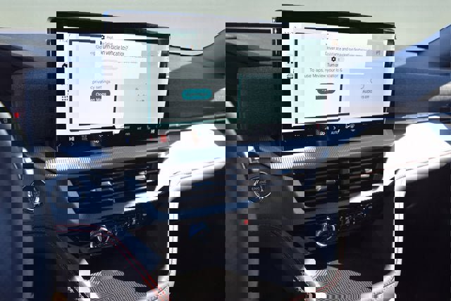 New 2026 Ford Explorer ST-Line w/ ST-Line Street Pack image 9