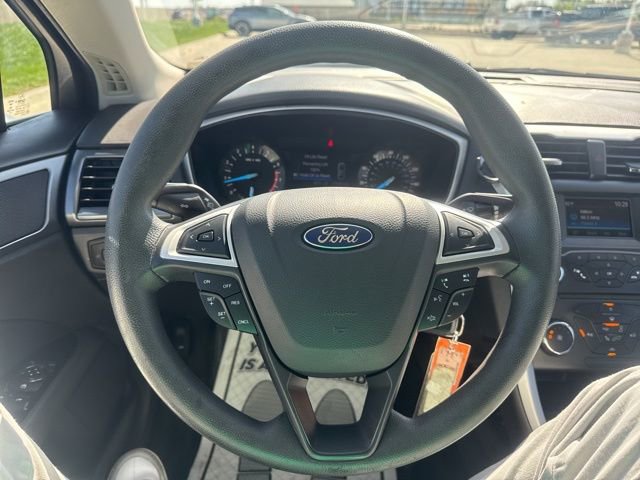 Used 2016 Ford Fusion SE FWD image 27