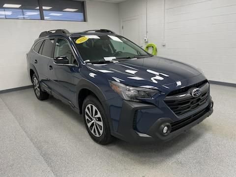 Used 2025 Subaru Outback Premium image 7