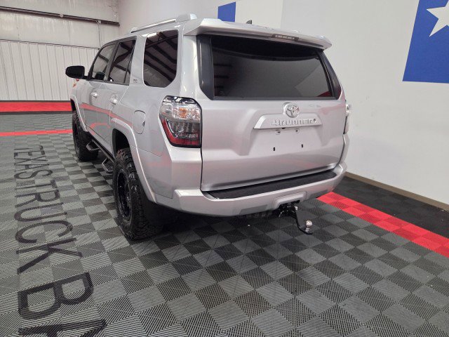 Used 2017 Toyota 4Runner SR5 image 12